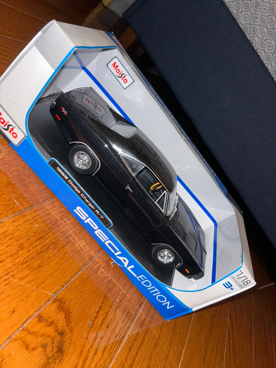 Maisto 1969 Dodge Charger R/T 1/18 Scale - NEW - photo 2