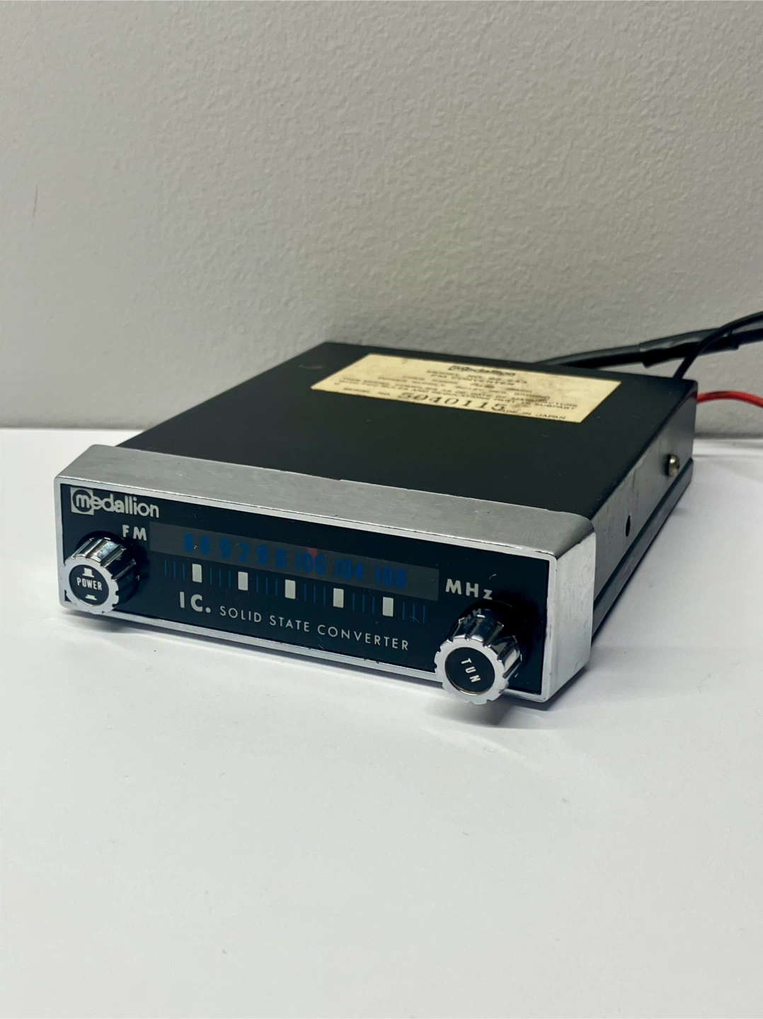 Vintage Medallion Car FM Converter - Model 65-243
