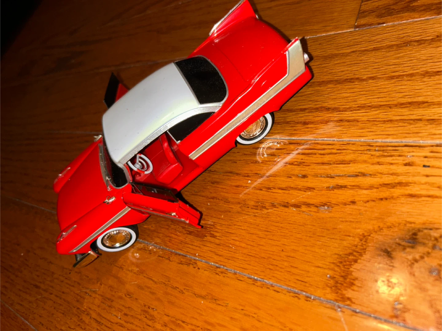 Red 1958 Plymouth Fury Diecast Model Car - photo 3