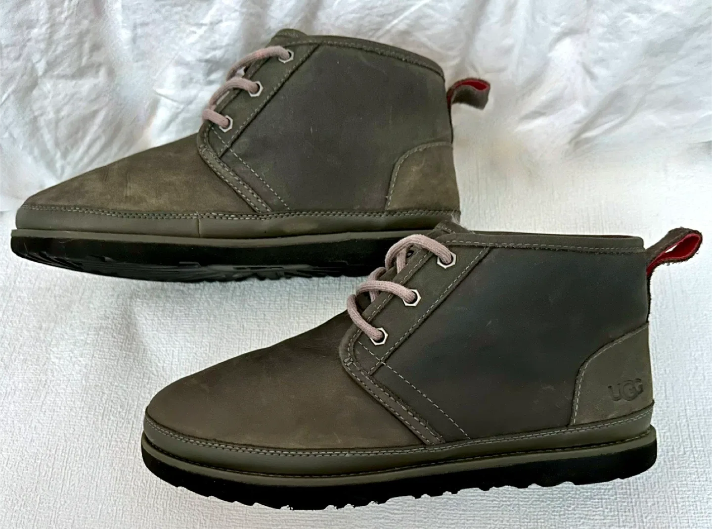 UGG Neumel Waterproof Chukka Boots, Wool Lined Mens Size 9 image indicator(4)