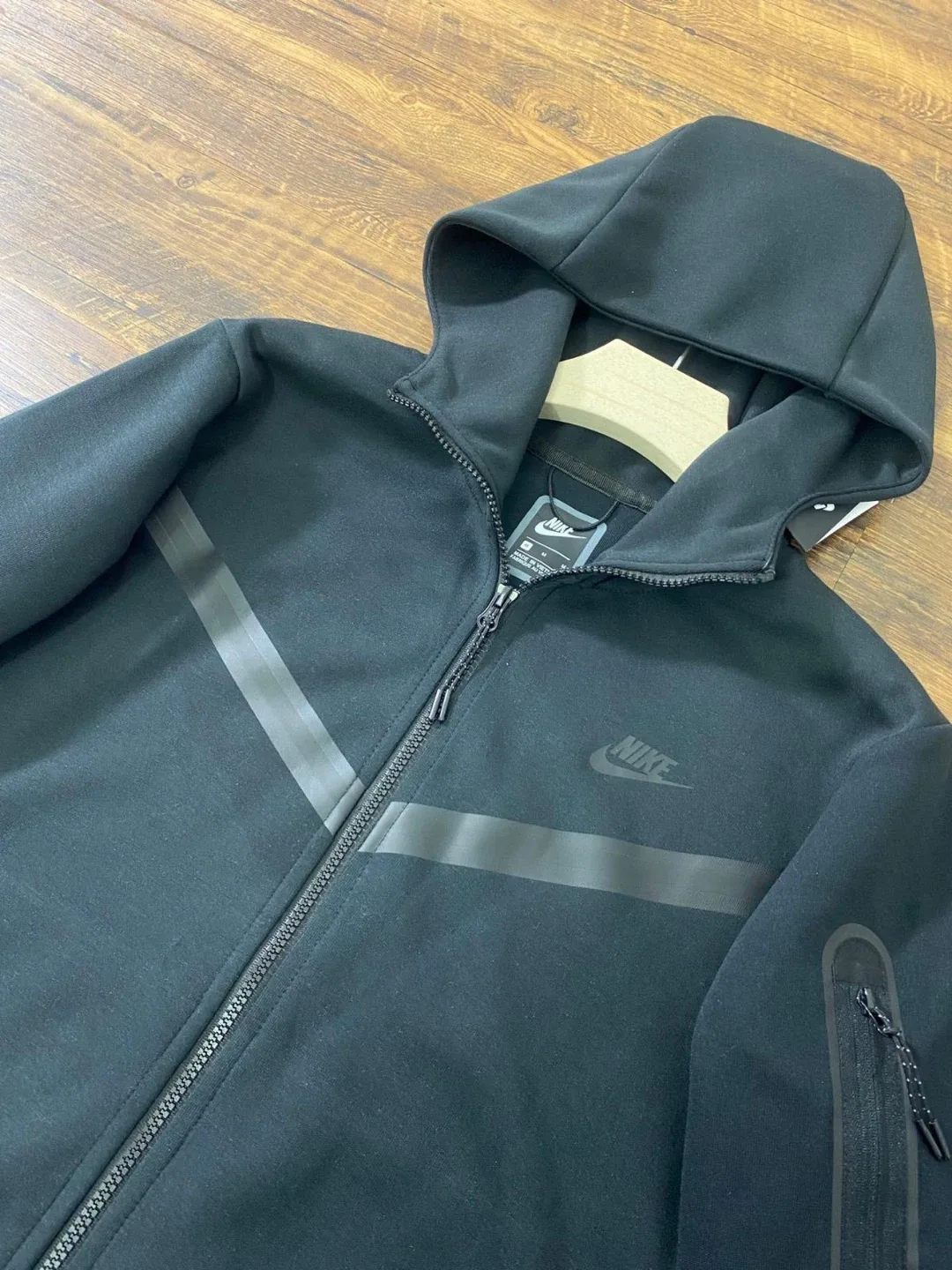 Nike Tech Fleece Black Hoodie & Pants - Size M image indicator(4)
