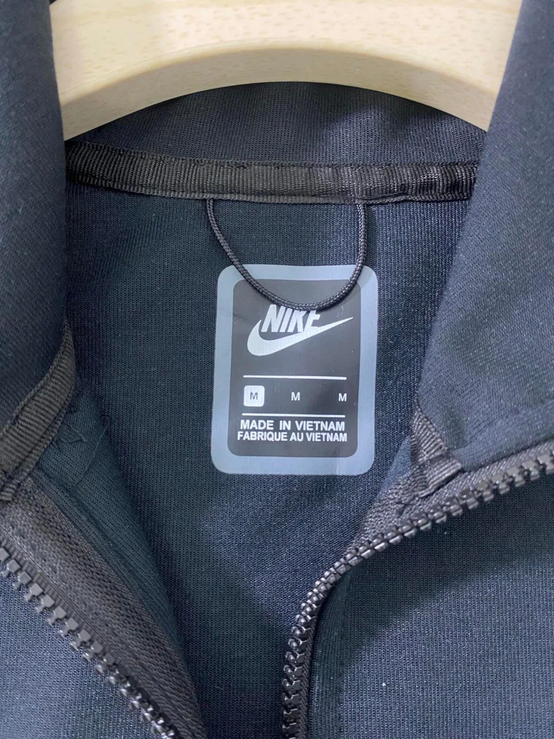 Nike Tech Fleece Black Hoodie & Pants - Size M image indicator(5)