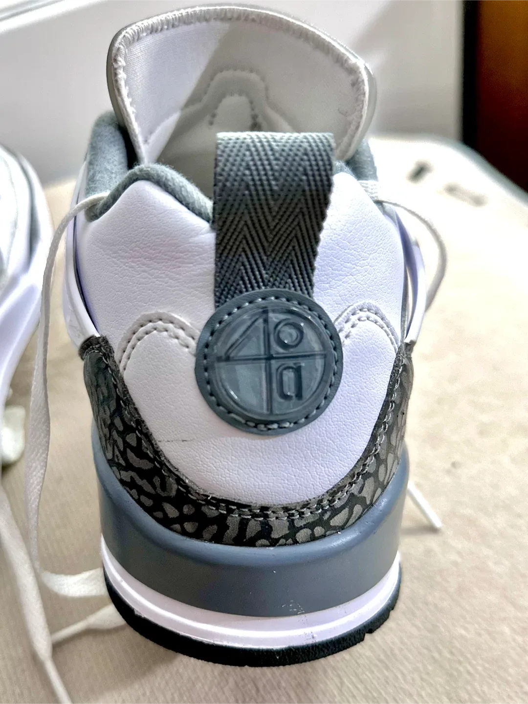 Nike Air Jordan Spizike Low Grey White. Mens Size 9.5 Elephant image indicator(8)