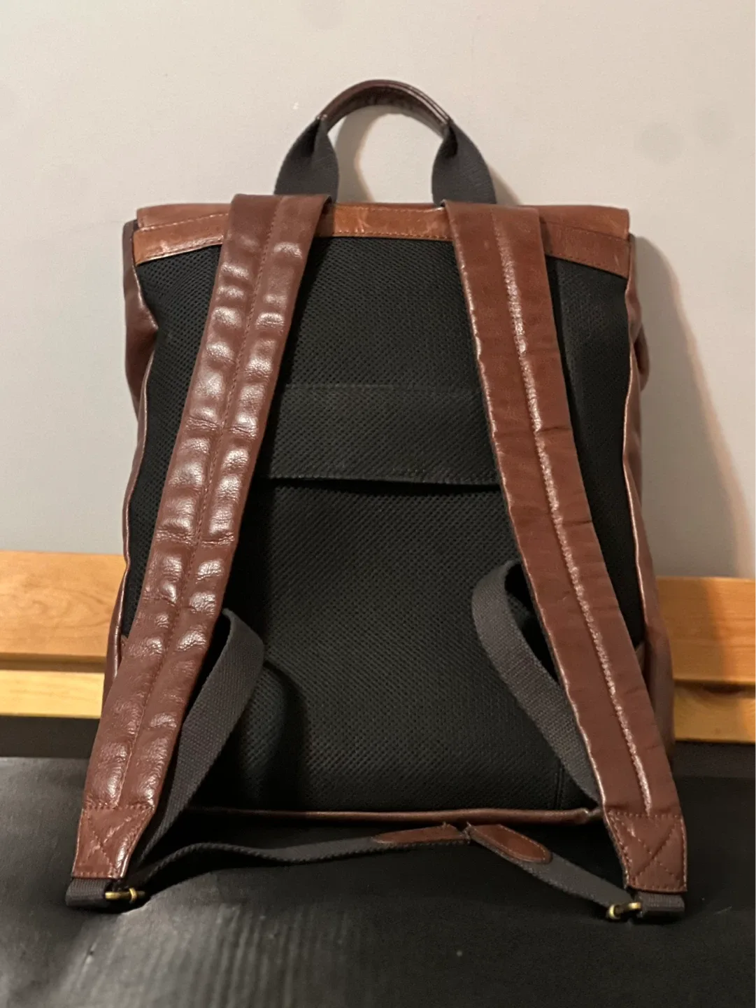 Fossil Vintage Brown Leather Backpack image indicator(3)