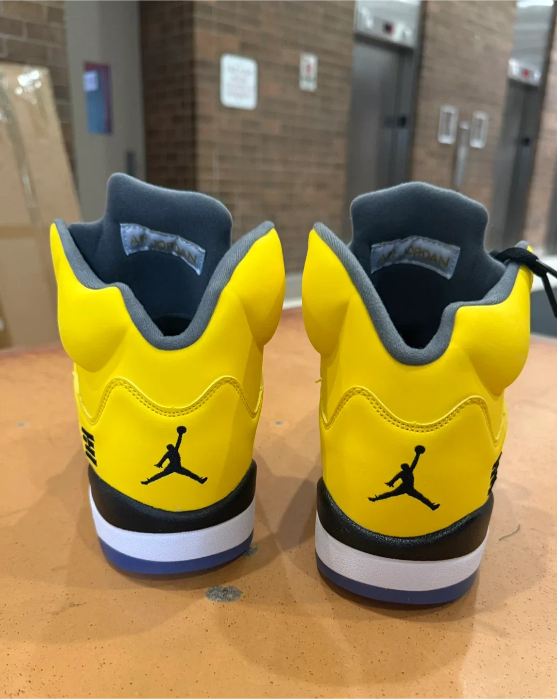 Jordan Tokyo  5 Retro not Low Yellow image indicator(6)