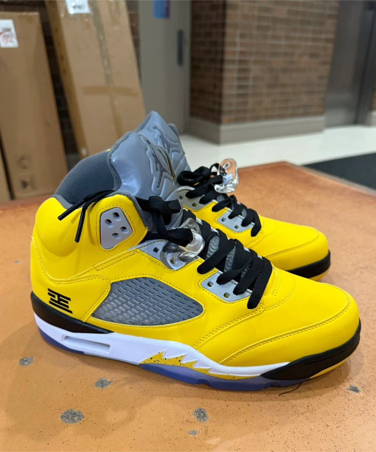 Jordan Tokyo  5 Retro not Low Yellow