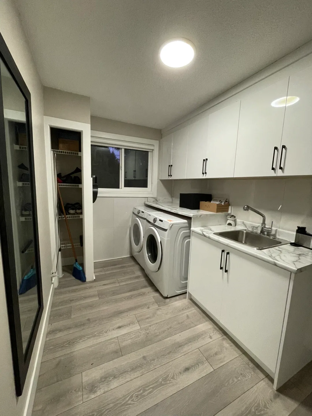 Room for rent image indicator(7)