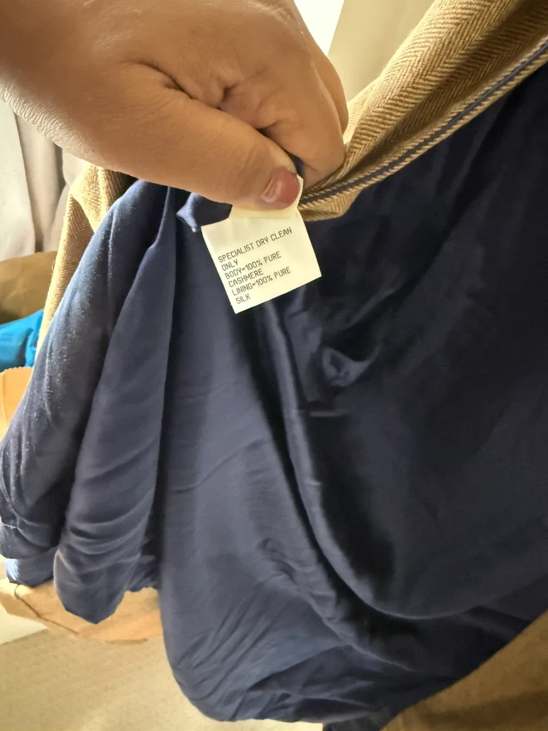 Derek Rose Duke Cashmere and Silk (Loro Piana) Dressing Gown image indicator(7)