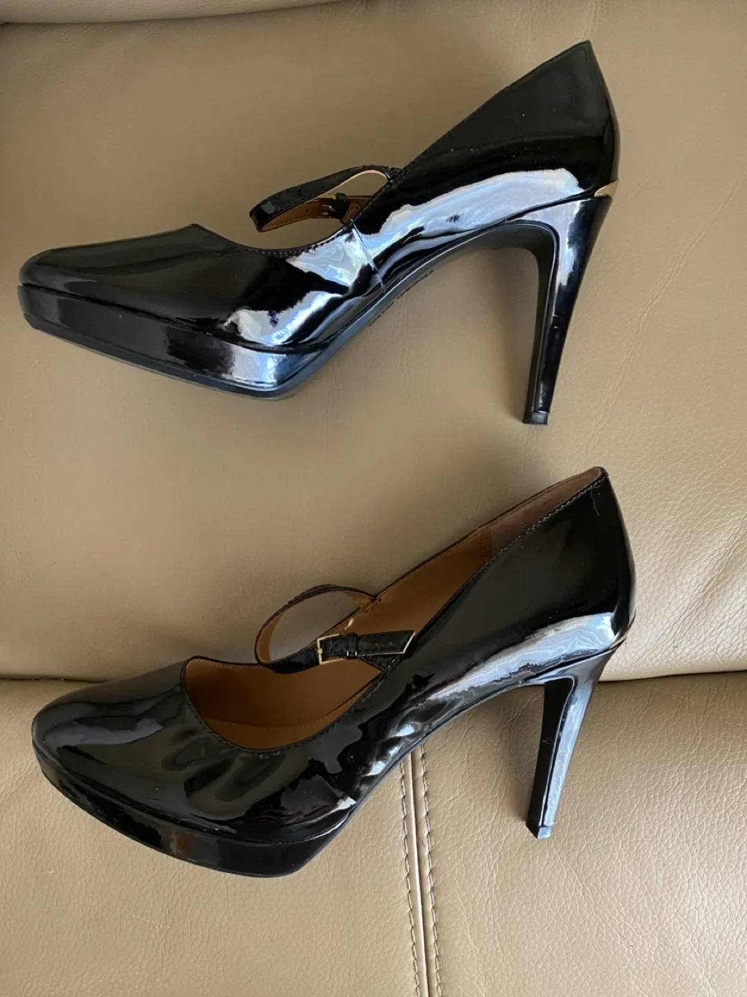Calvin Klein Black Patent Heels image indicator(5)