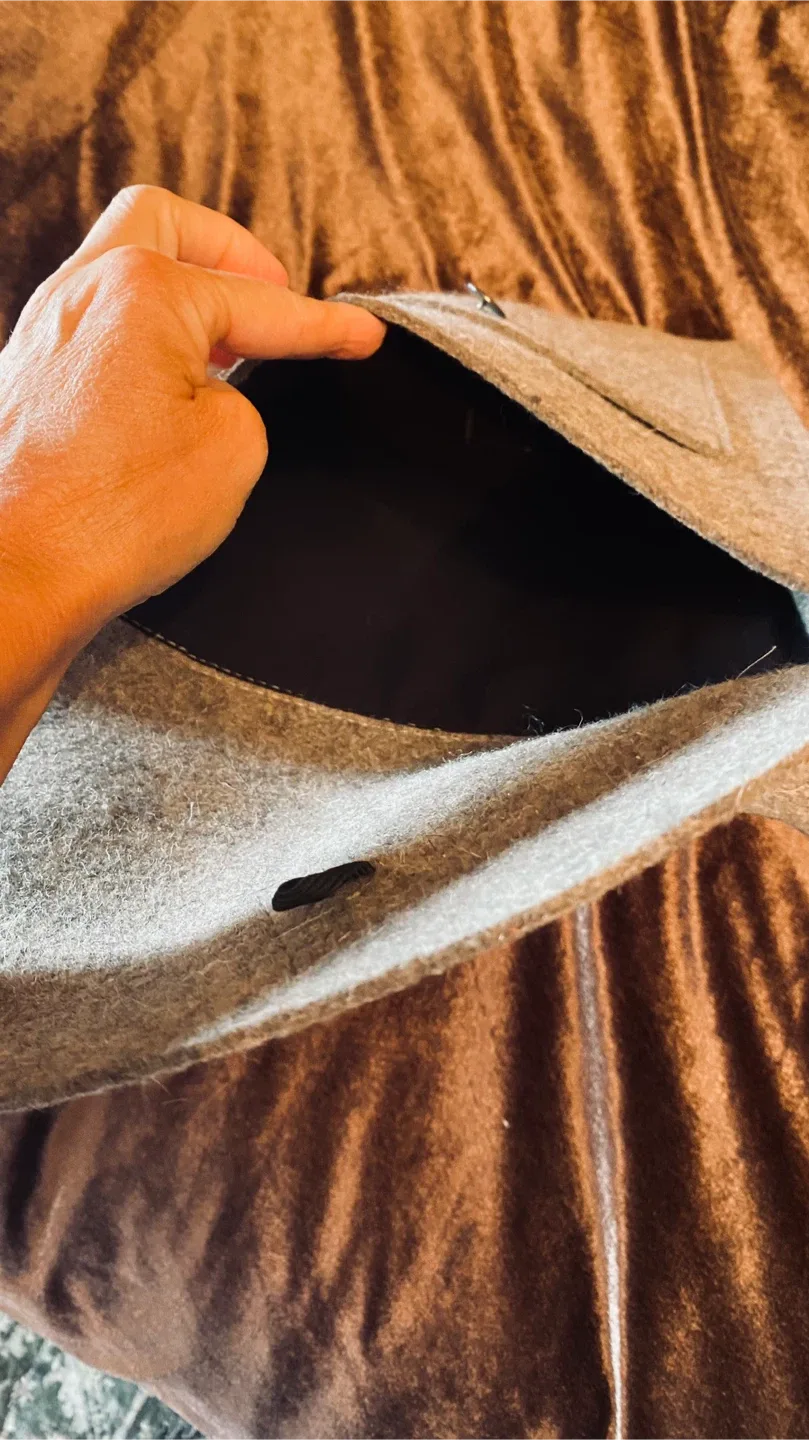 Boutique 1D Gray Felt Laptop Case image indicator(5)