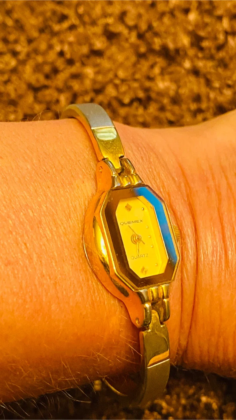 QUEMEX Quartz Women's Watch - Gold/Silver Tone image indicator(3)