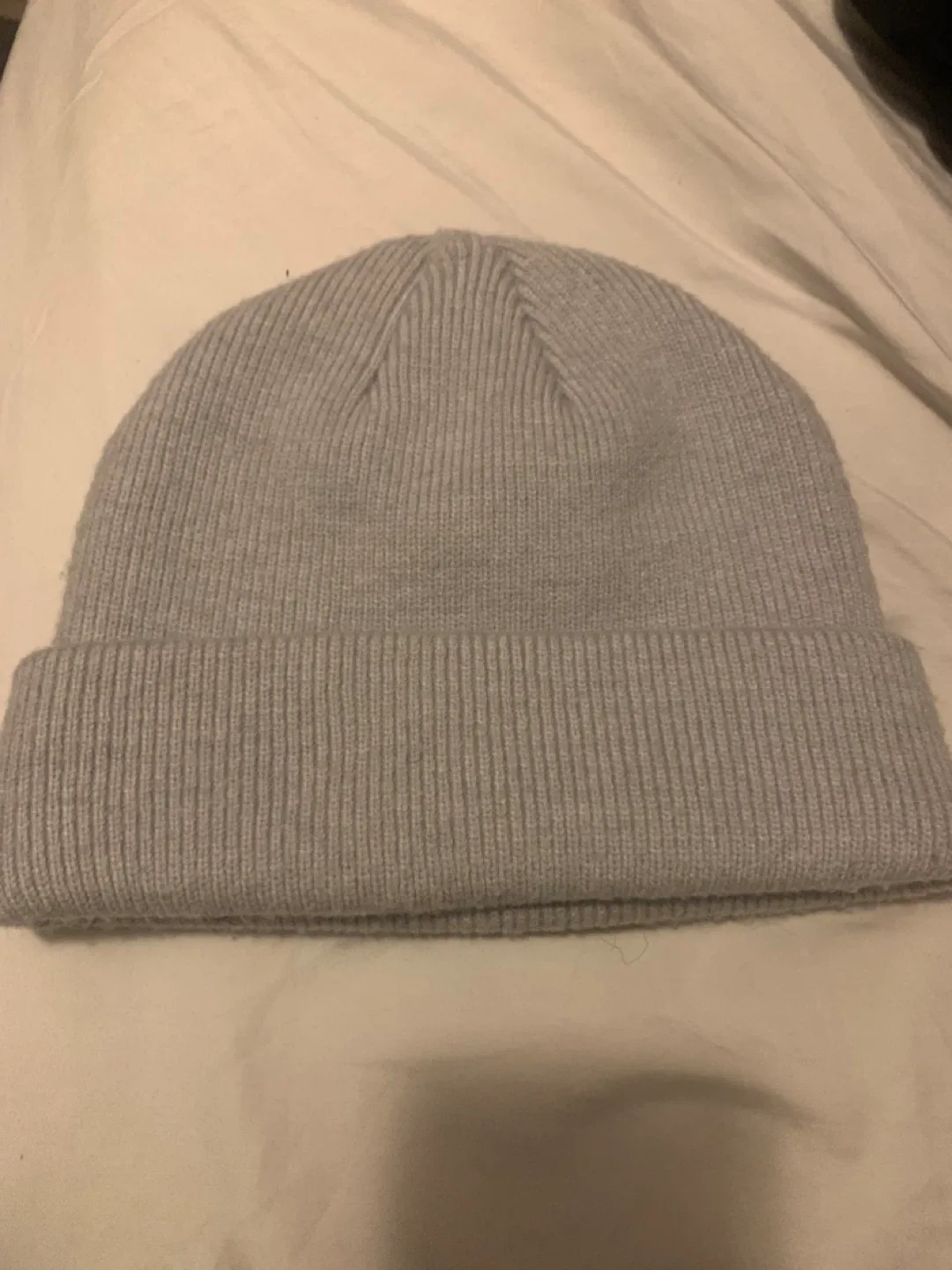 ALO Yoga Beanie - Athletic Heather Grey Brand New image indicator(3)