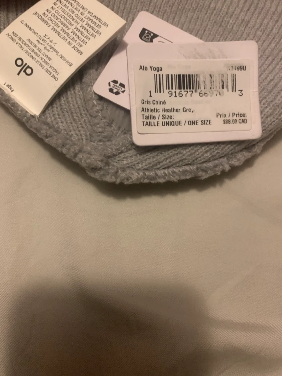 ALO Yoga Beanie - Athletic Heather Grey Brand New image indicator(2)