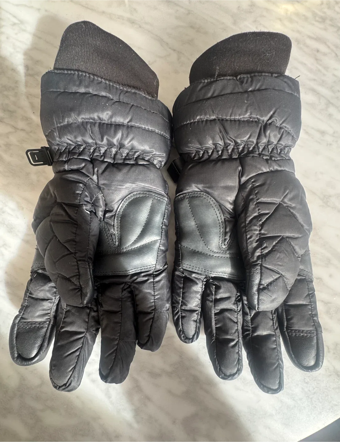 Canada Goose Padded Down Gloves - Black - Size LS image indicator(2)