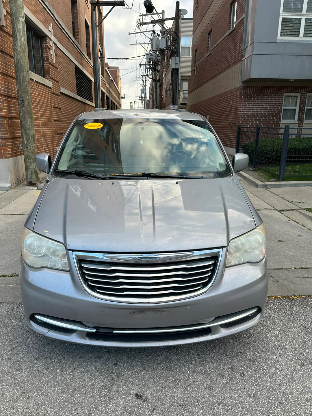 2014 Chrysler Town & Country Minivan - Silver - photo 5