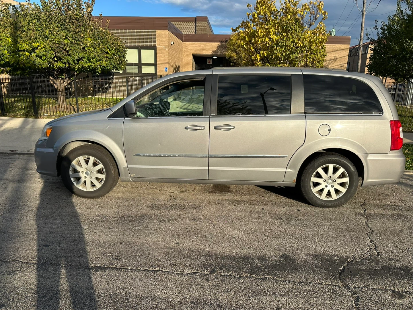2014 Chrysler Town & Country Minivan - Silver - photo 2