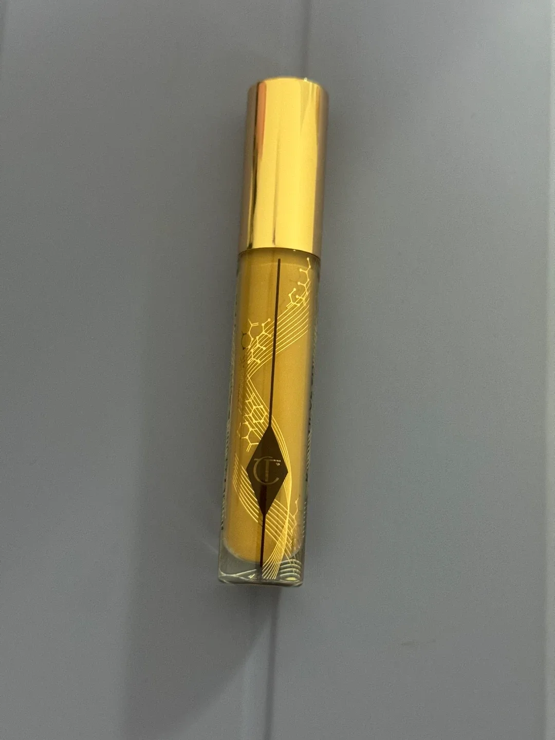 Charlotte Tilbury Concealer - Deep 13 image indicator(2)