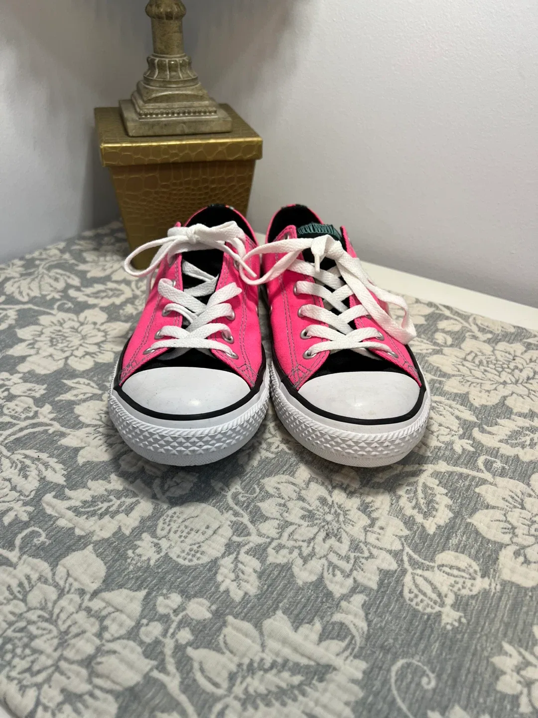 Converse All Star Hot Pink Sneakers - Size 5 image indicator(3)