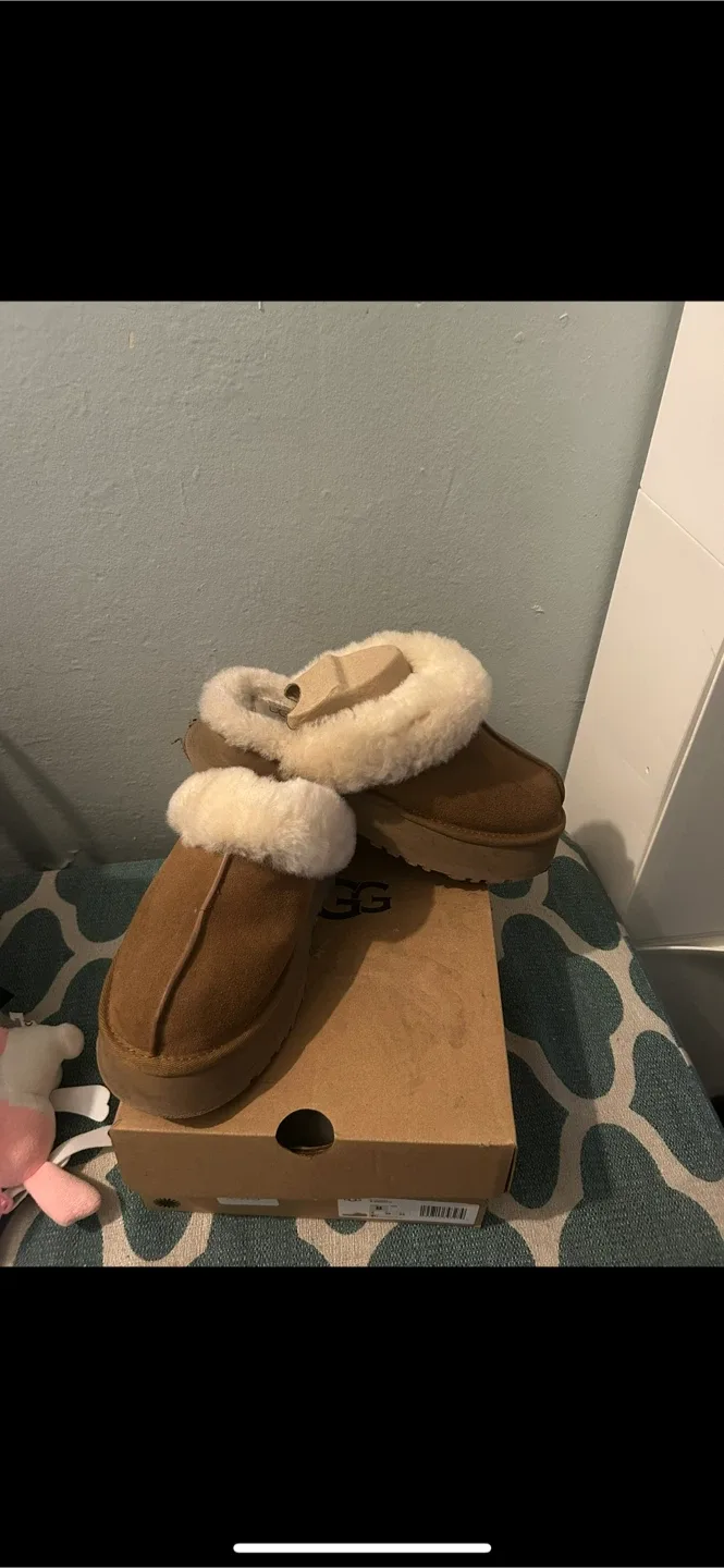 UGG Women's Tasman Slipper - Size 7 image indicator(2)