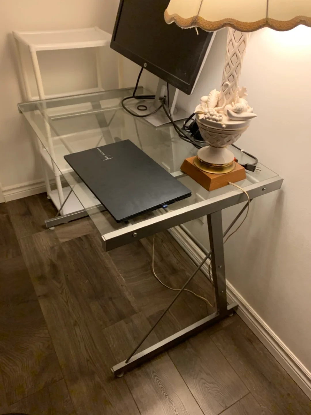 Glass Top Desk with Silver Metal Frame image indicator(2)