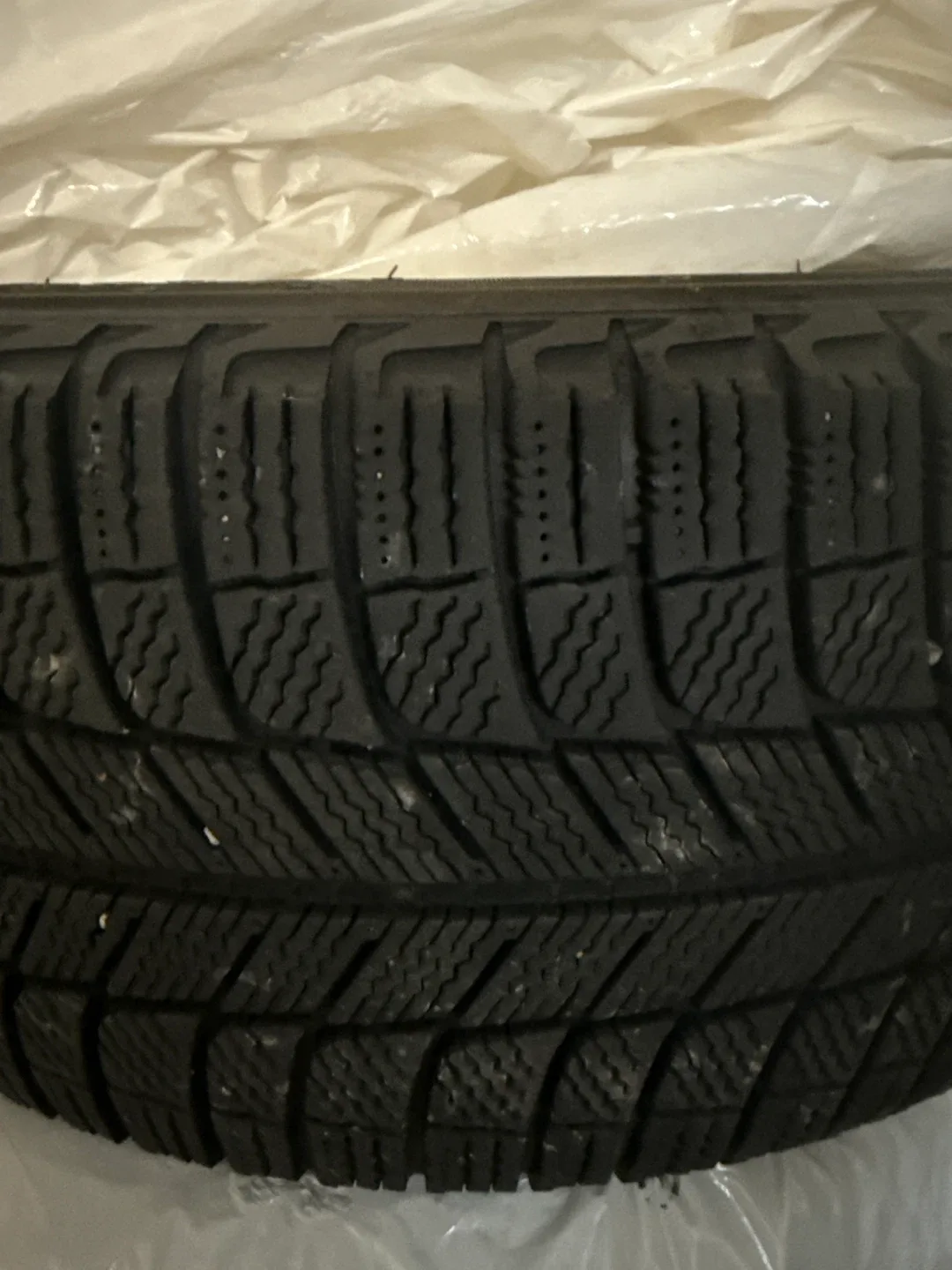 Michelin X-Ice Snow 245/40R19 Tire