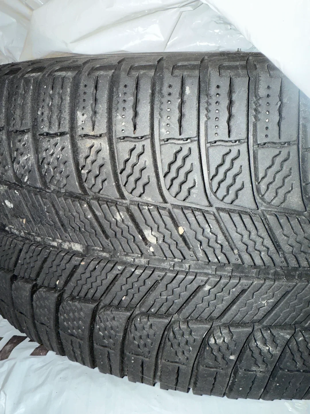 Michelin X-Ice Snow 245/40R19 Tire image indicator(4)
