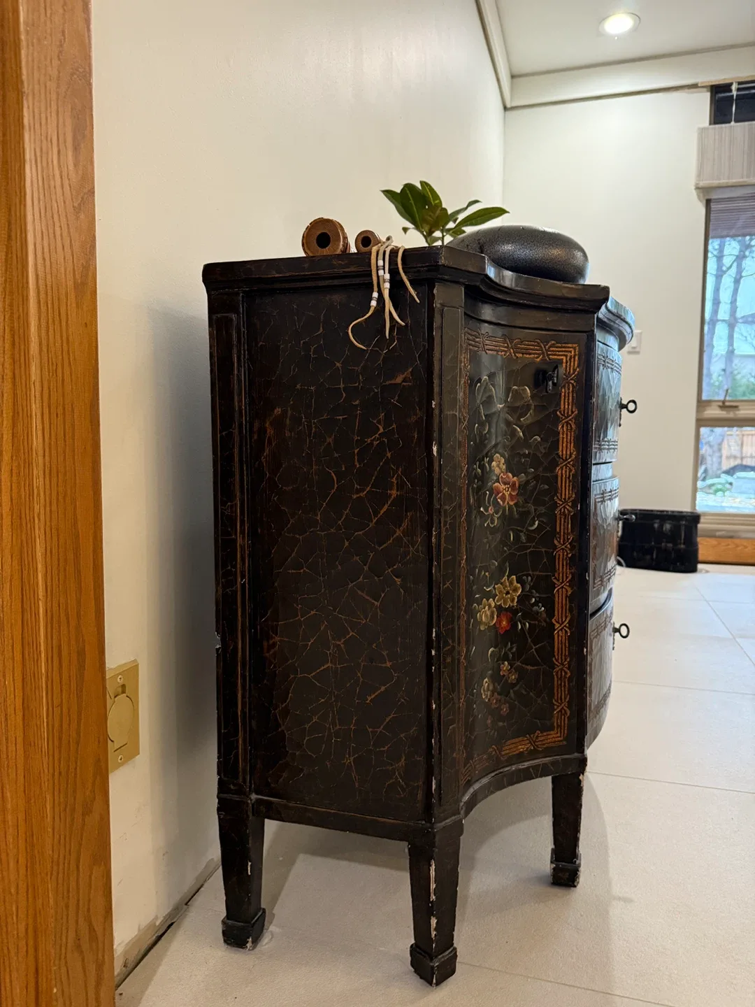 Antique Style Floral Accent Cabinet image indicator(7)