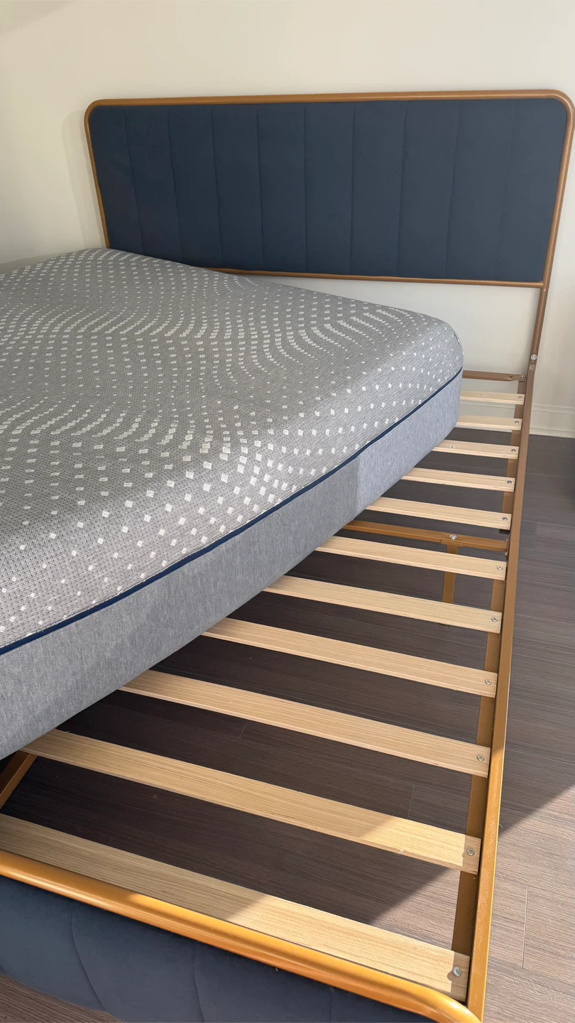 Bed frame + Mattress