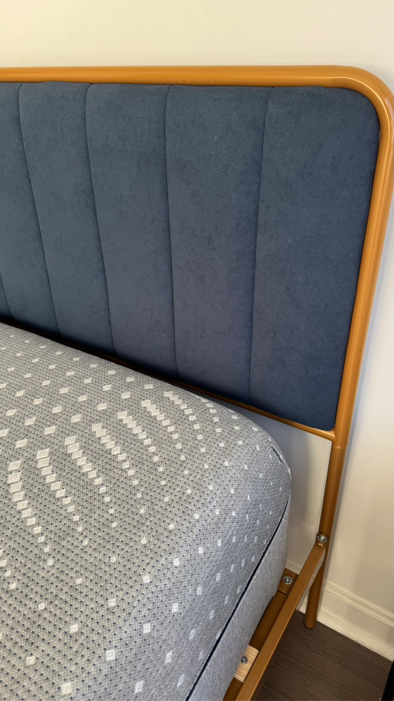 Bed frame + Mattress - photo 3
