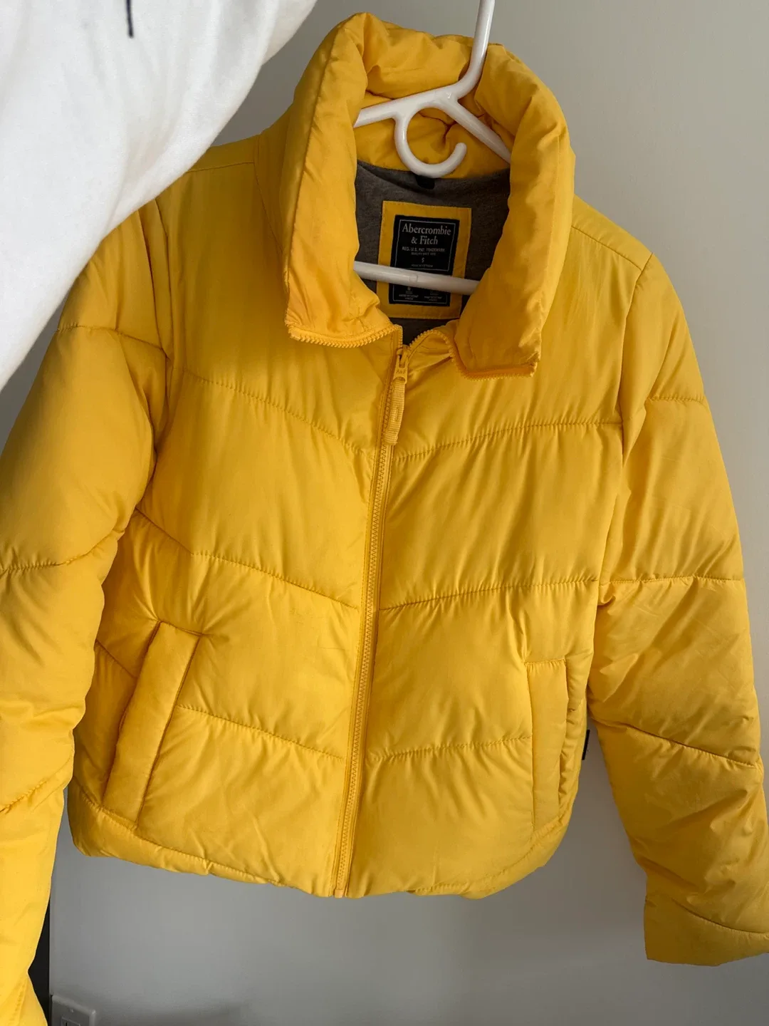 Abercrombie & Fitch Yellow Puffer Jacket - Size S image indicator(4)