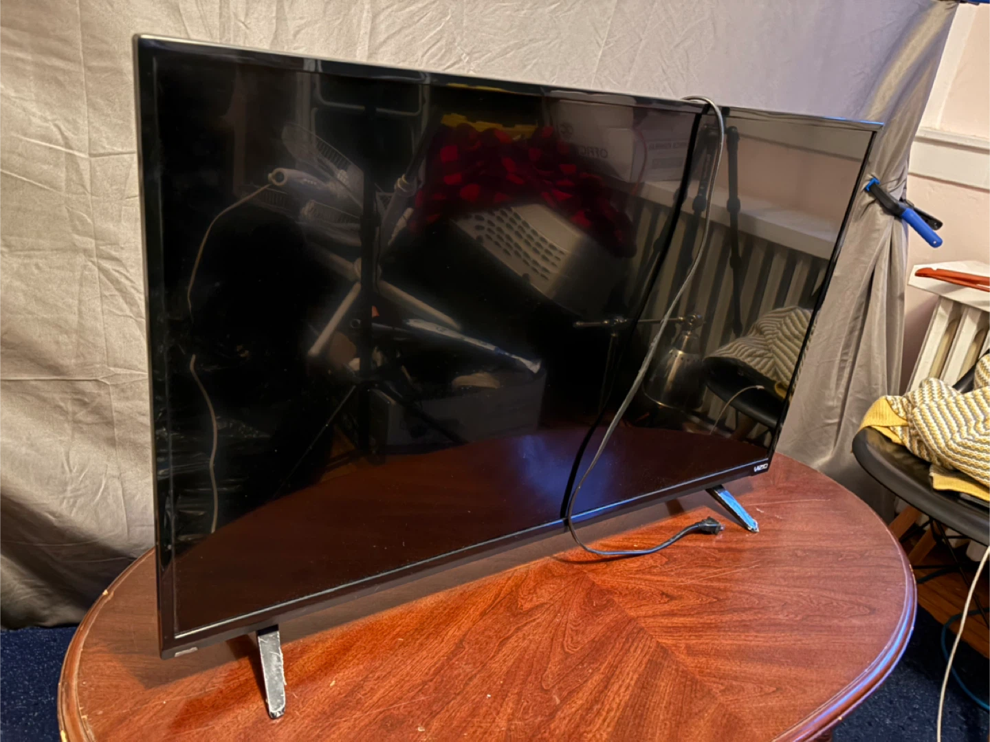 Vizio D39H-E0 39-inch TV