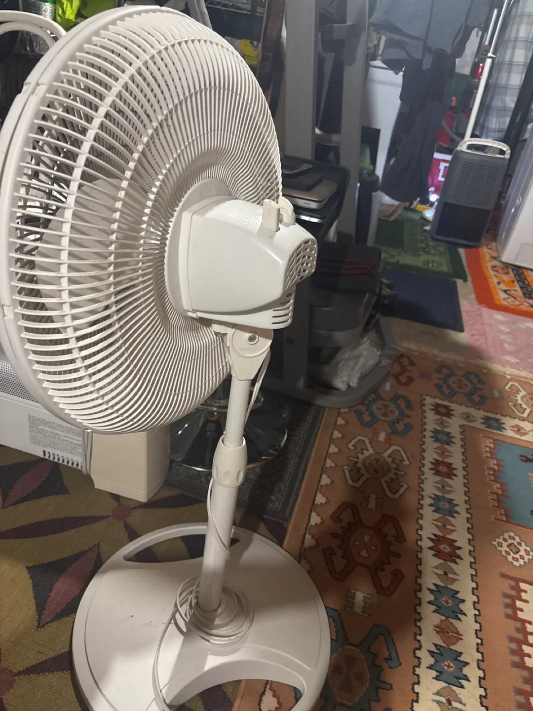 Lasko White Stand Fan image indicator(2)