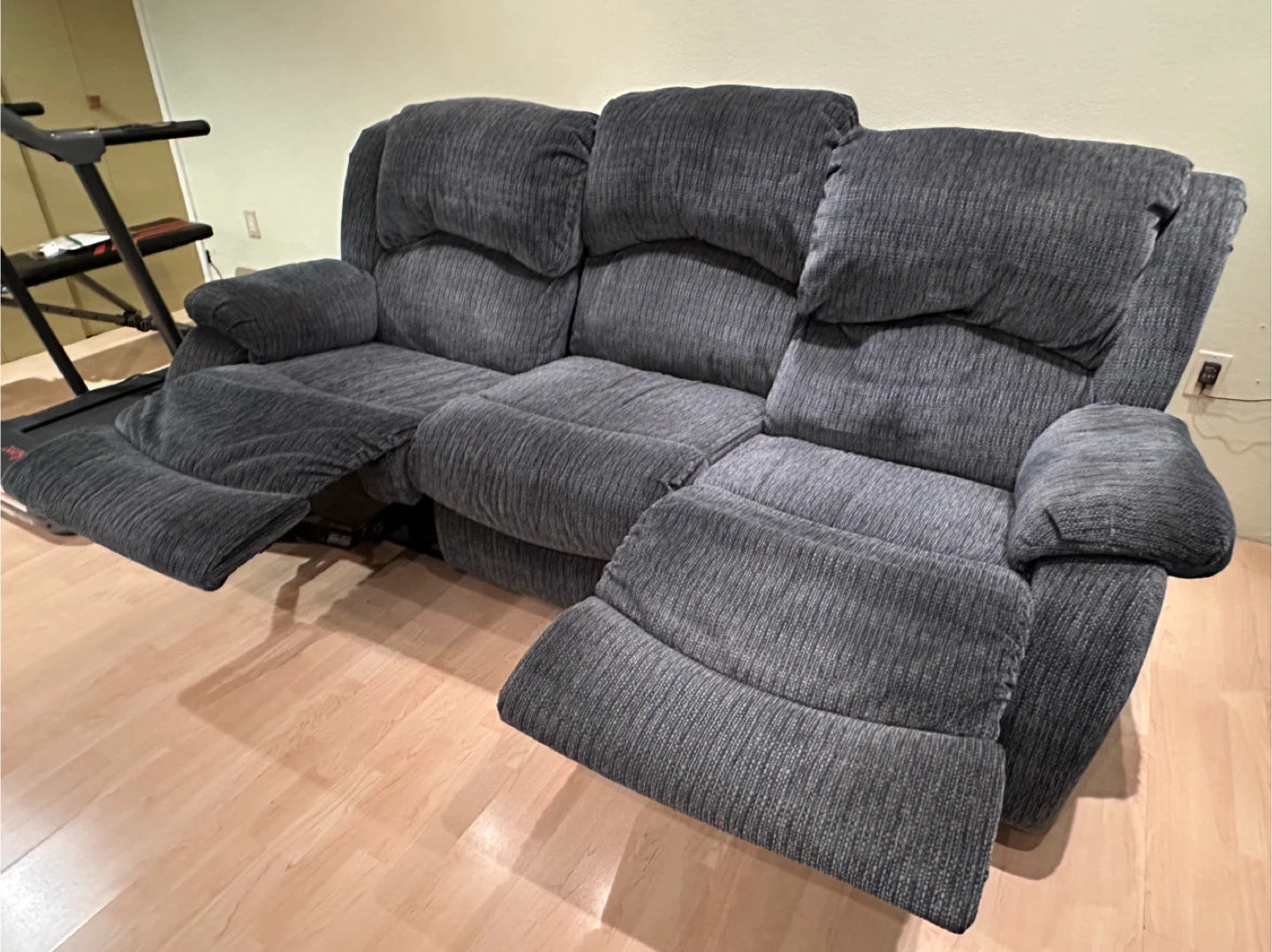 Couch Recliner - photo 2