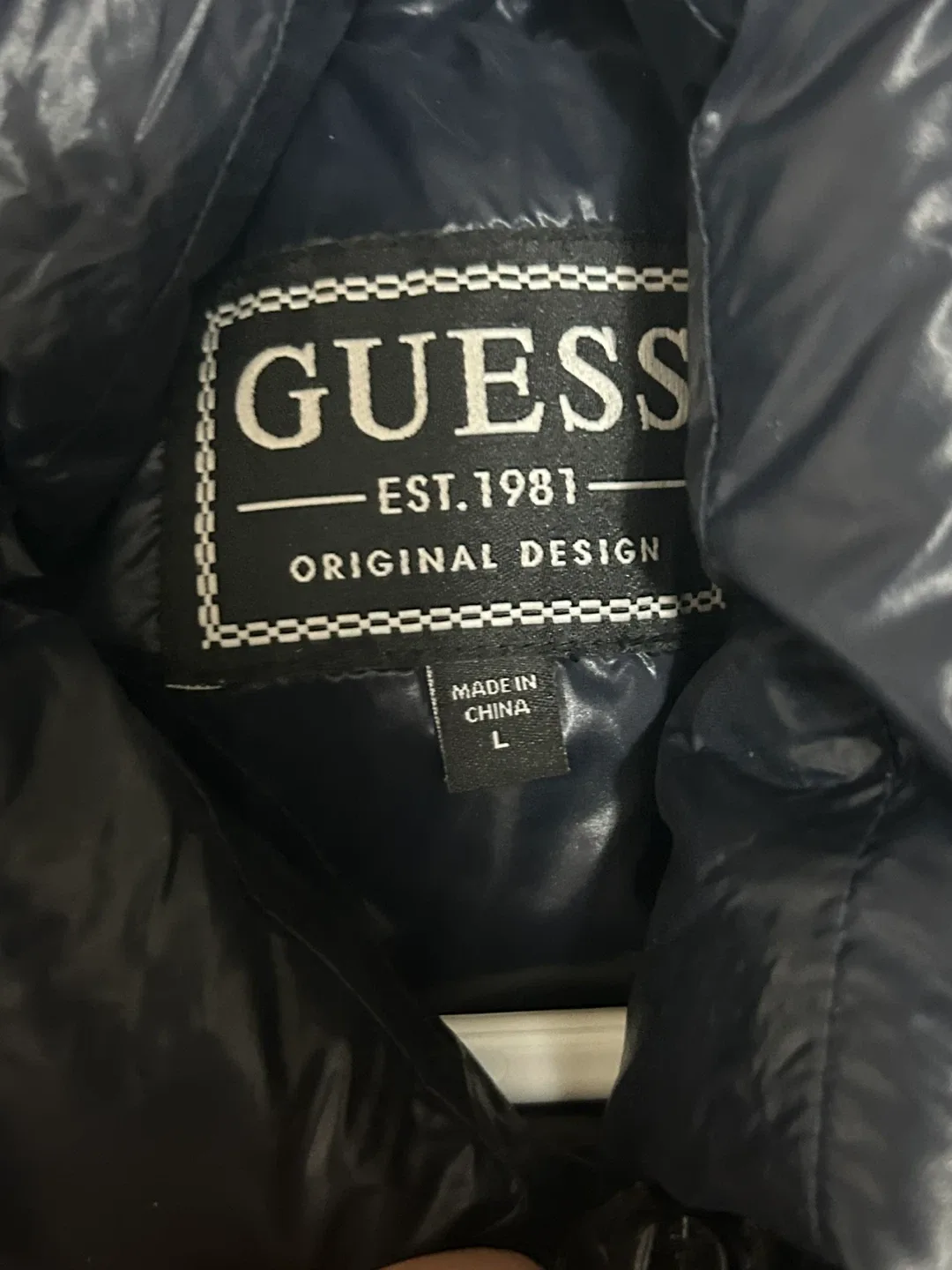 Guess Puffer Jacket - Size L image indicator(2)