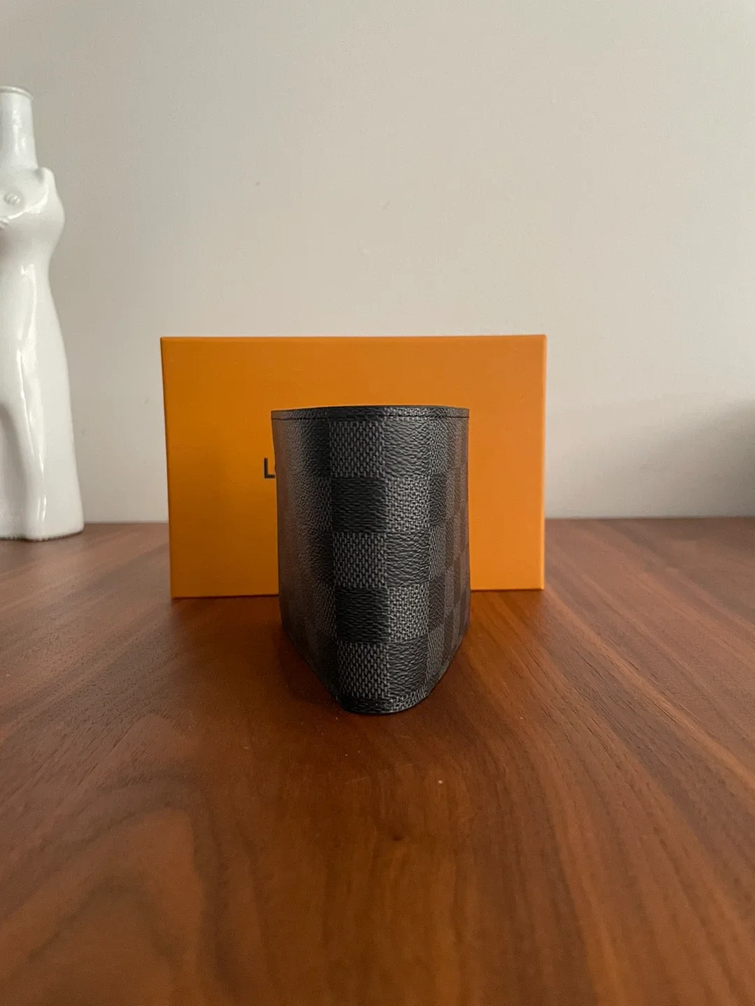 Louis Vuitton Men’s Wallet image indicator(3)