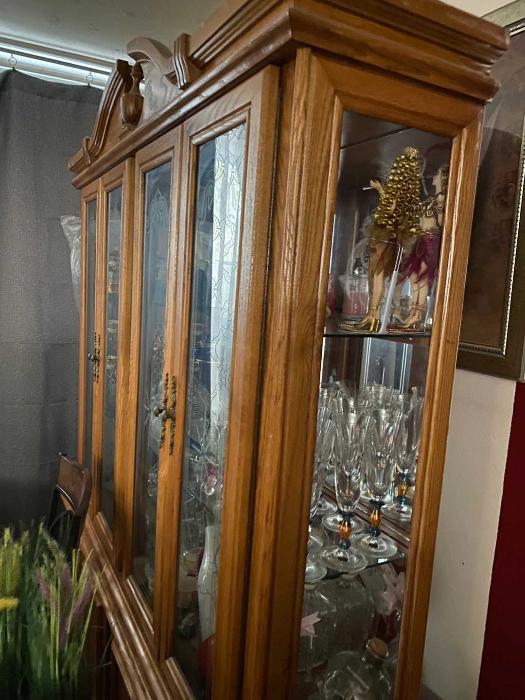 Dining table with 4 chairs &china cabinet only - photo 3