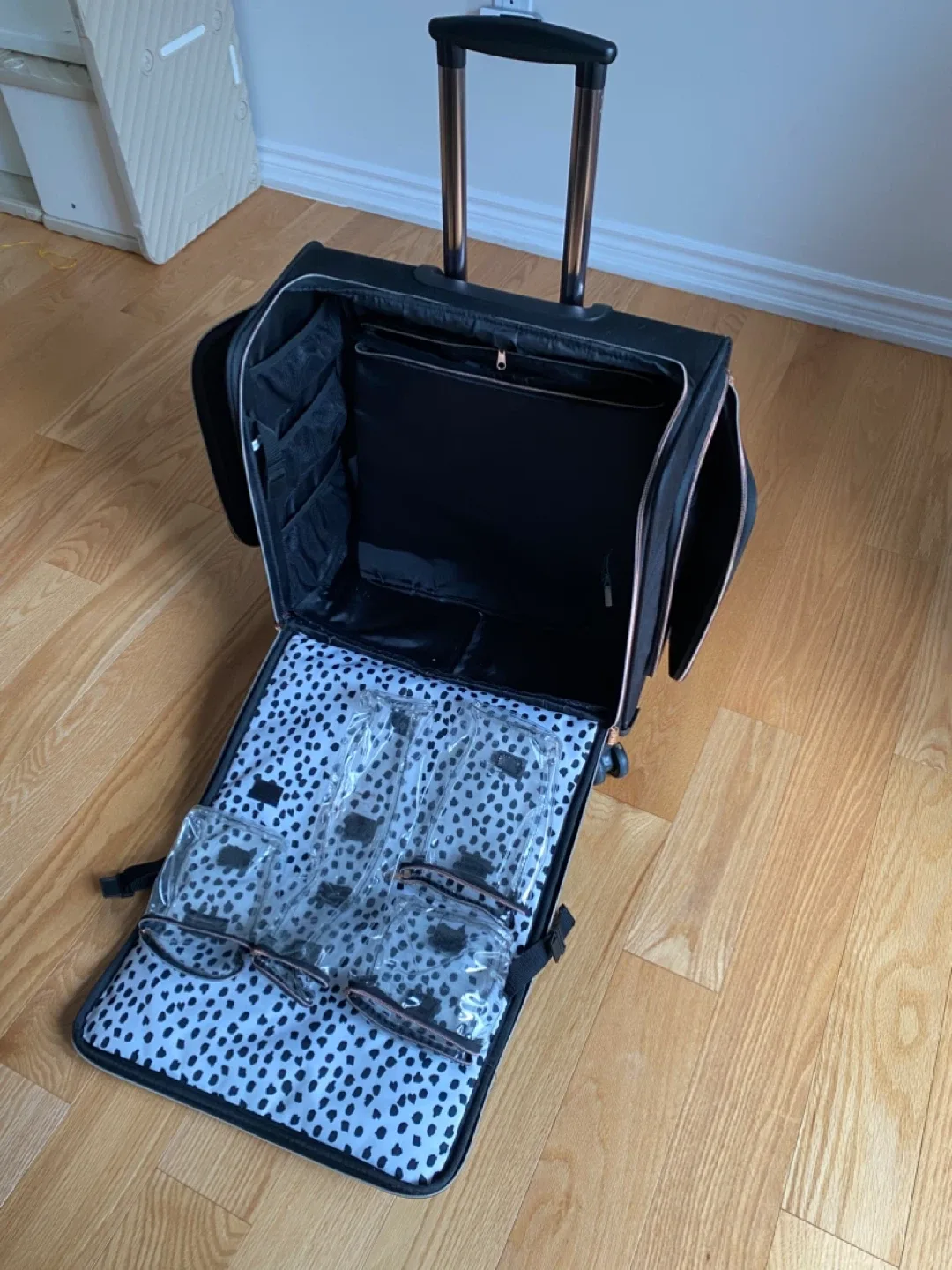 Rolling Crafter’s Bag- Black & White image indicator(2)