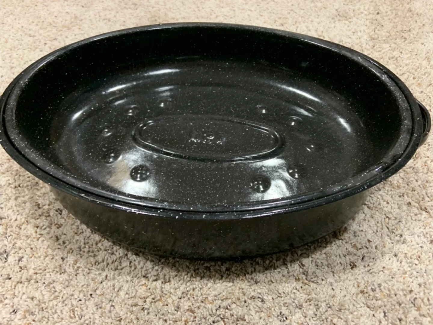 Roasting Pan with Rack & Lid - Black image indicator(5)