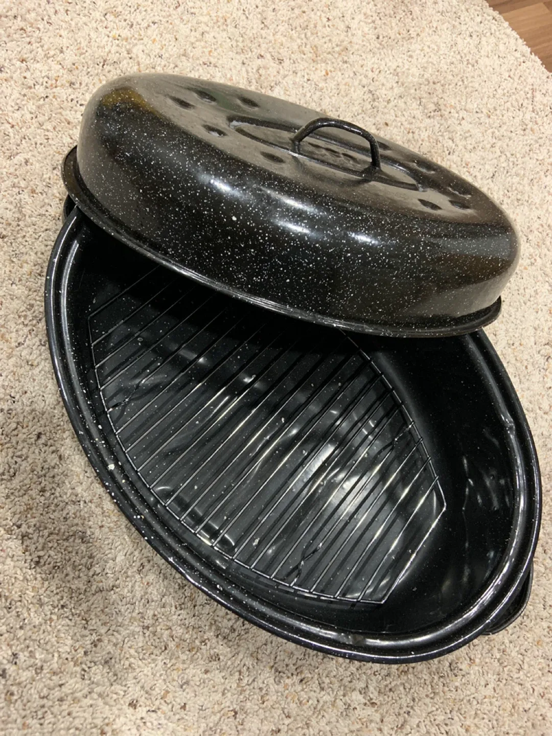 Roasting Pan with Rack & Lid - Black