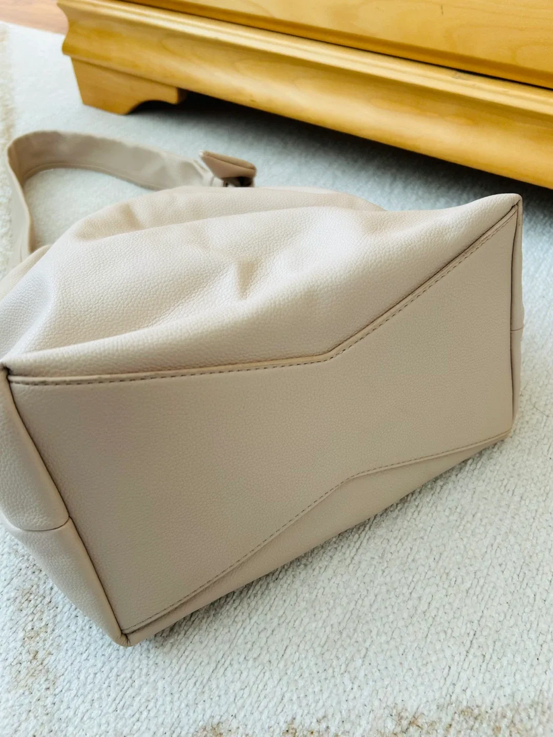 Zara Beige Gathered Shoulder Bag image indicator(4)