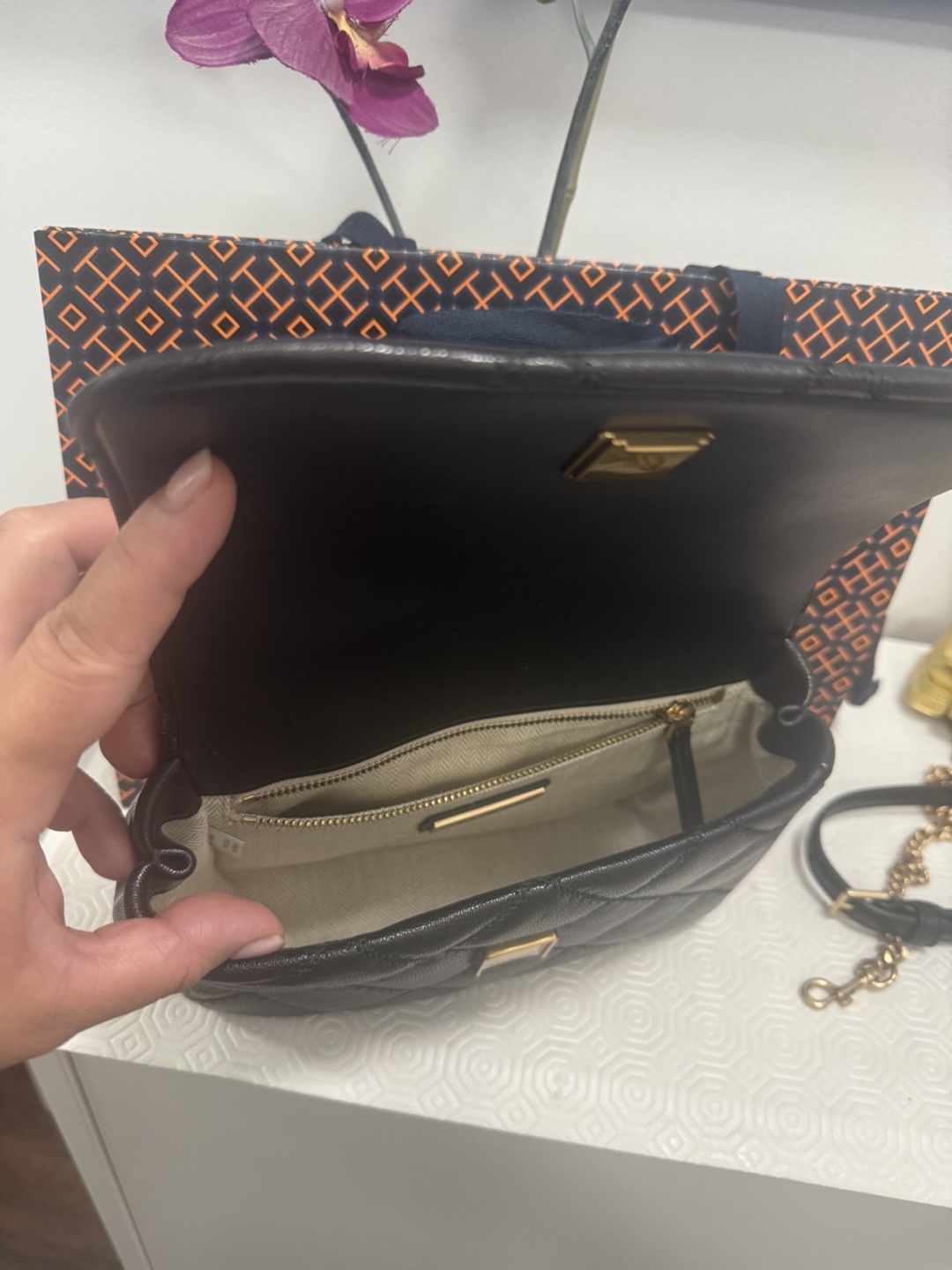 Tory Burch Black Leather Handbag - photo 2