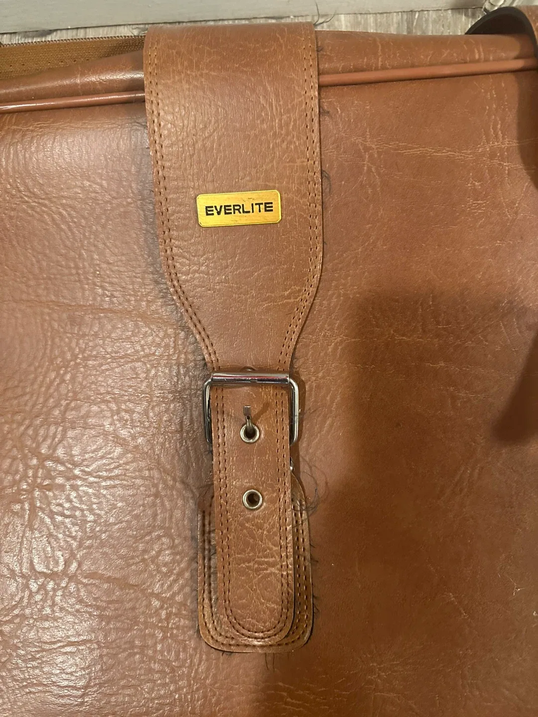 Everlite Brown Suitcase image indicator(3)
