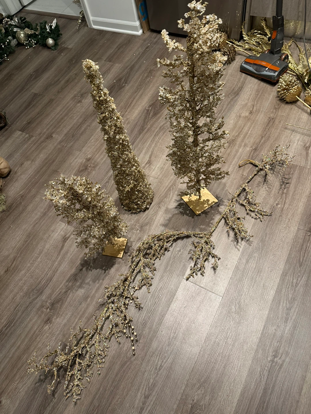 Gold and Crystal Christmas Decor Set - 3 Trees and Garland - photo 3