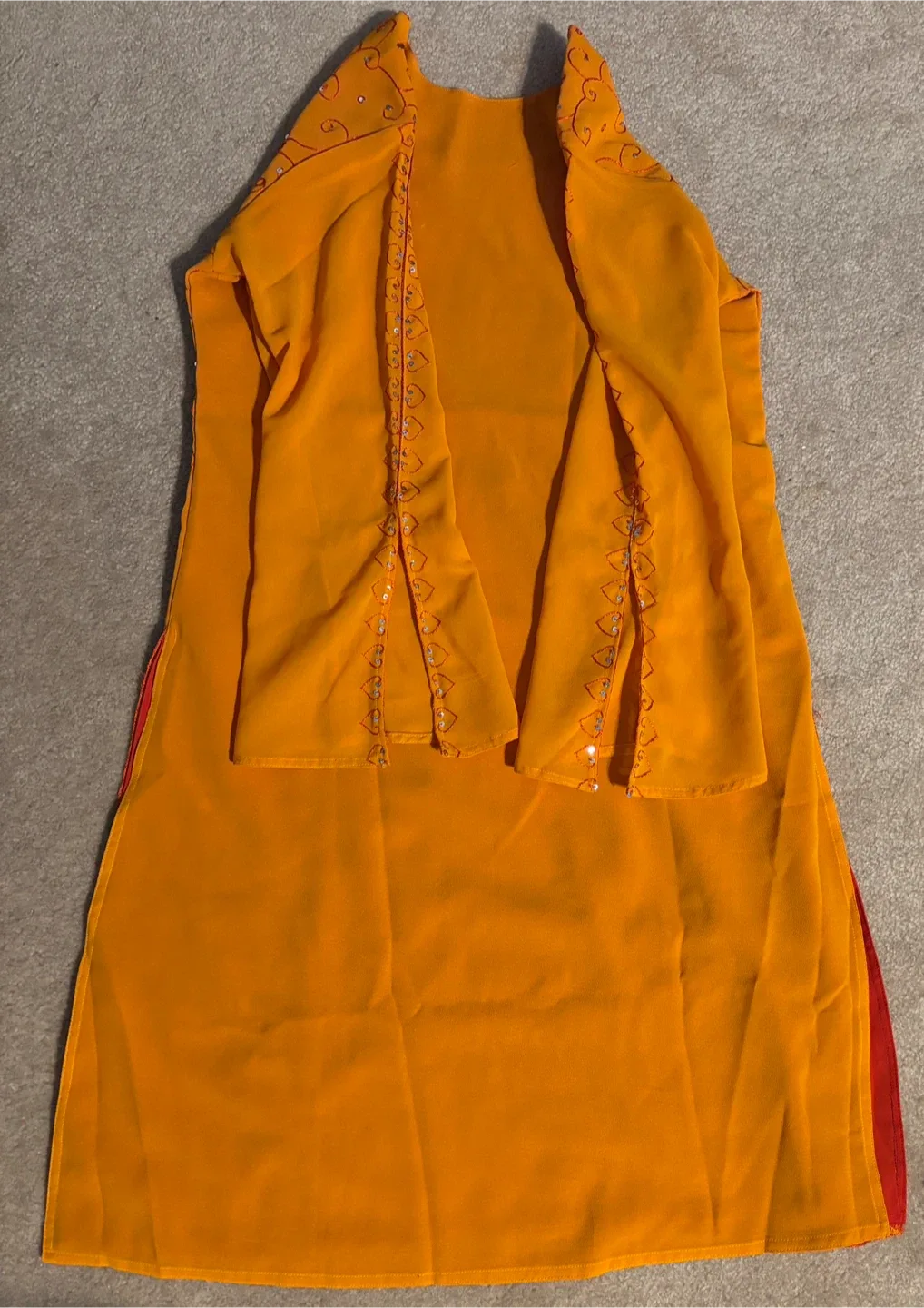 3-piece Traditional Indian Embroidered Dress - Size 40 image indicator(2)