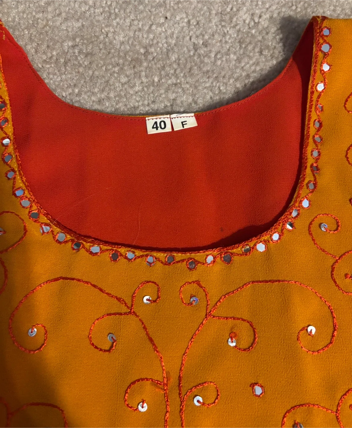 3-piece Traditional Indian Embroidered Dress - Size 40 image indicator(3)