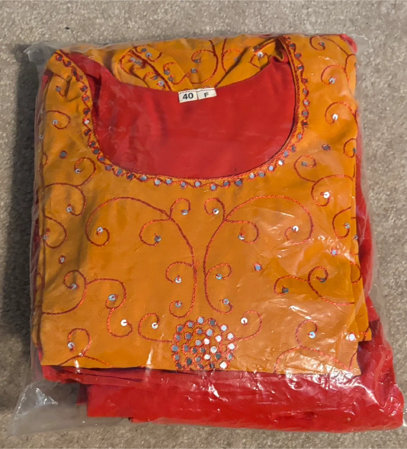 3-piece Traditional Indian Embroidered Dress - Size 40 image indicator(9)