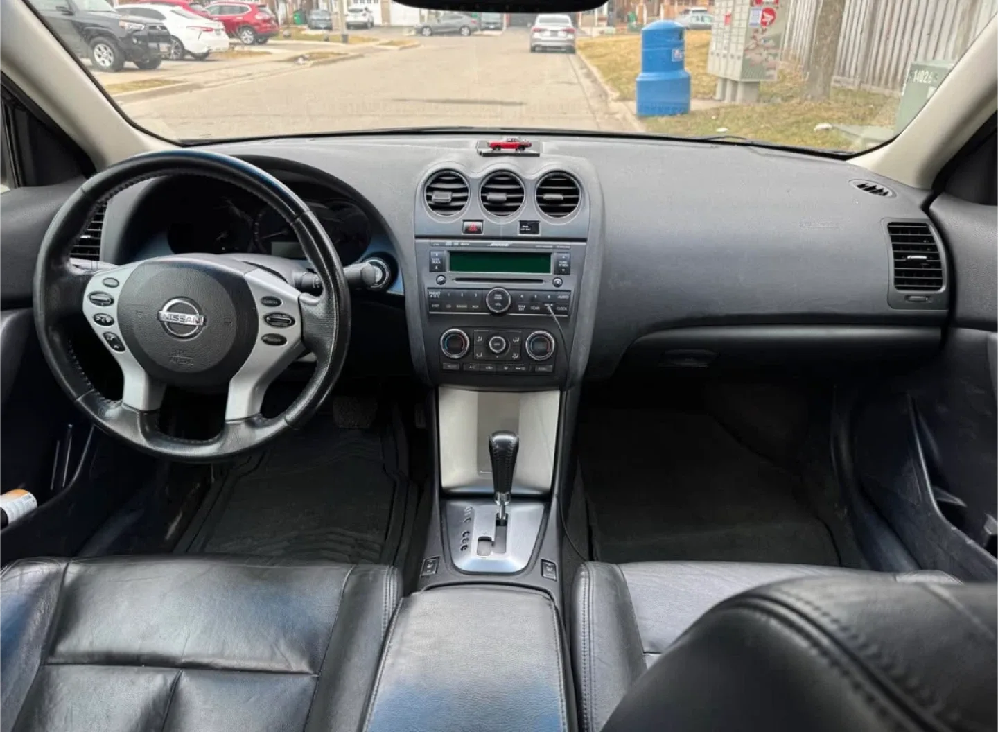 Nissan Altima Sedan image indicator(3)