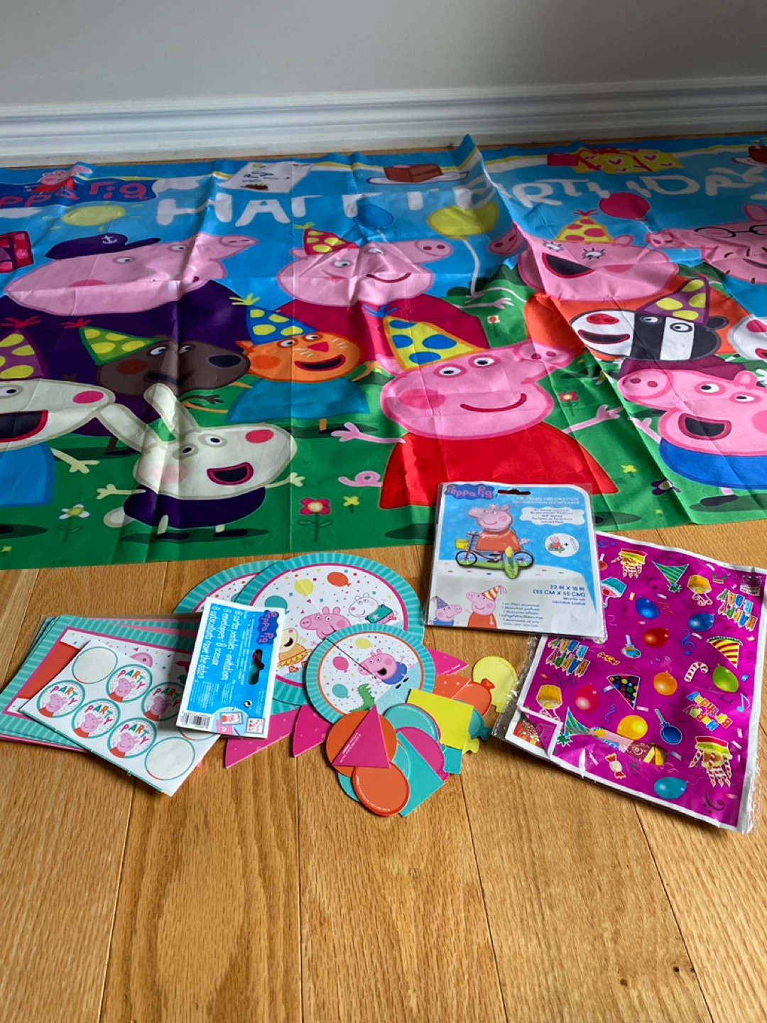 Peppa Pig Birthday Party Supplies - photo 2
