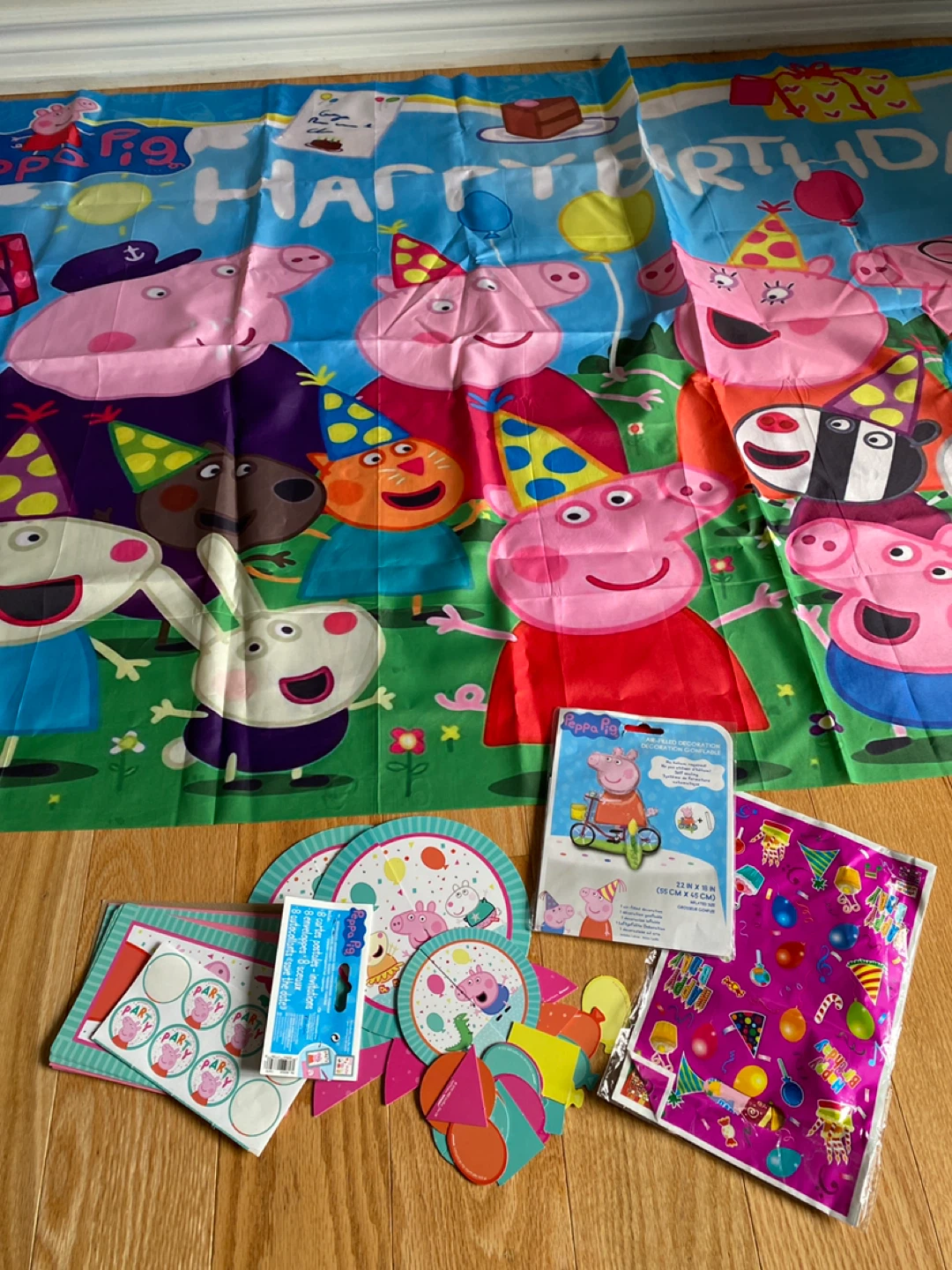 Peppa Pig Birthday Party Supplies - photo 3