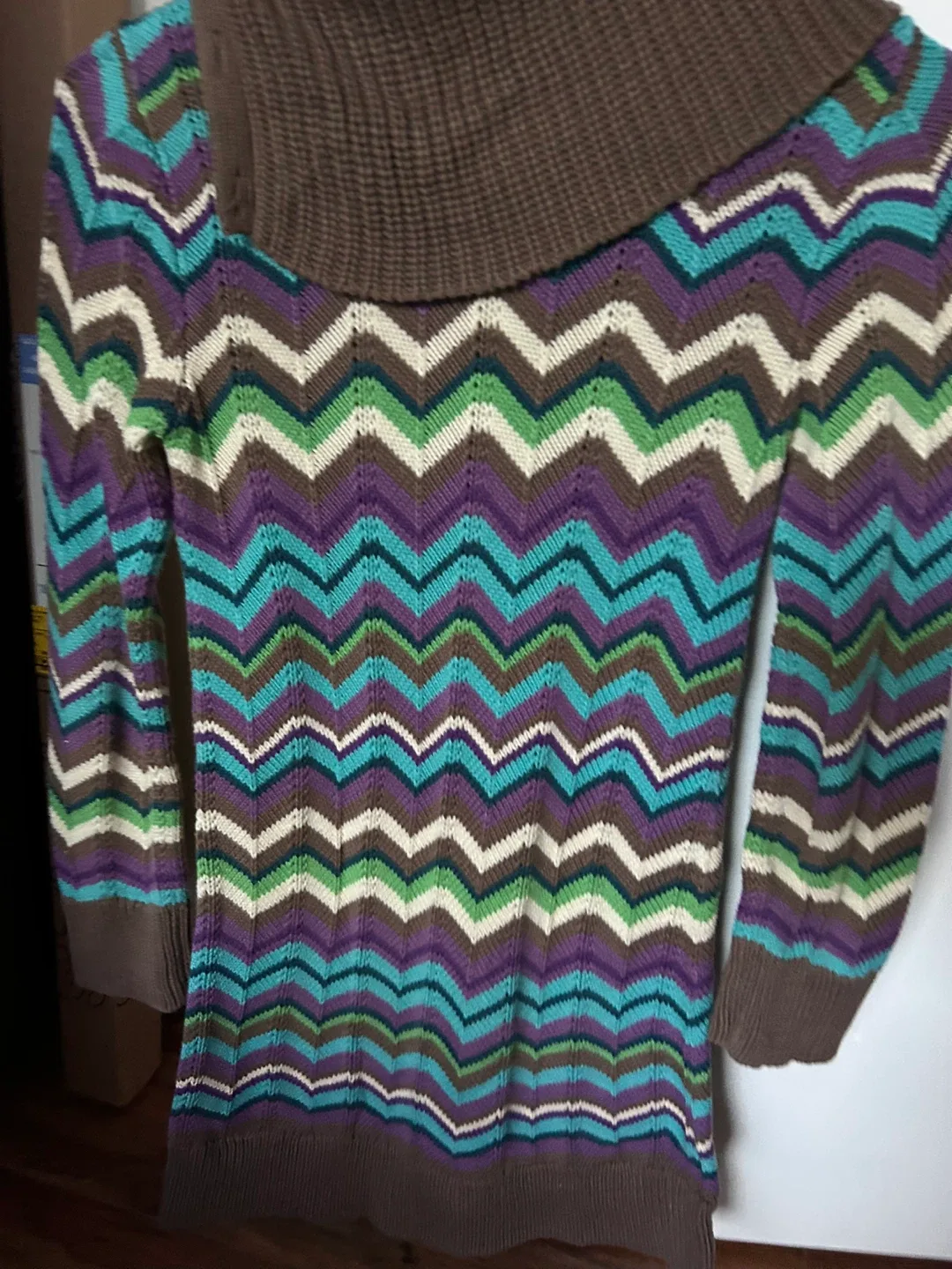 Gap Kids Chevron Knit Sweater - Size M image indicator(4)